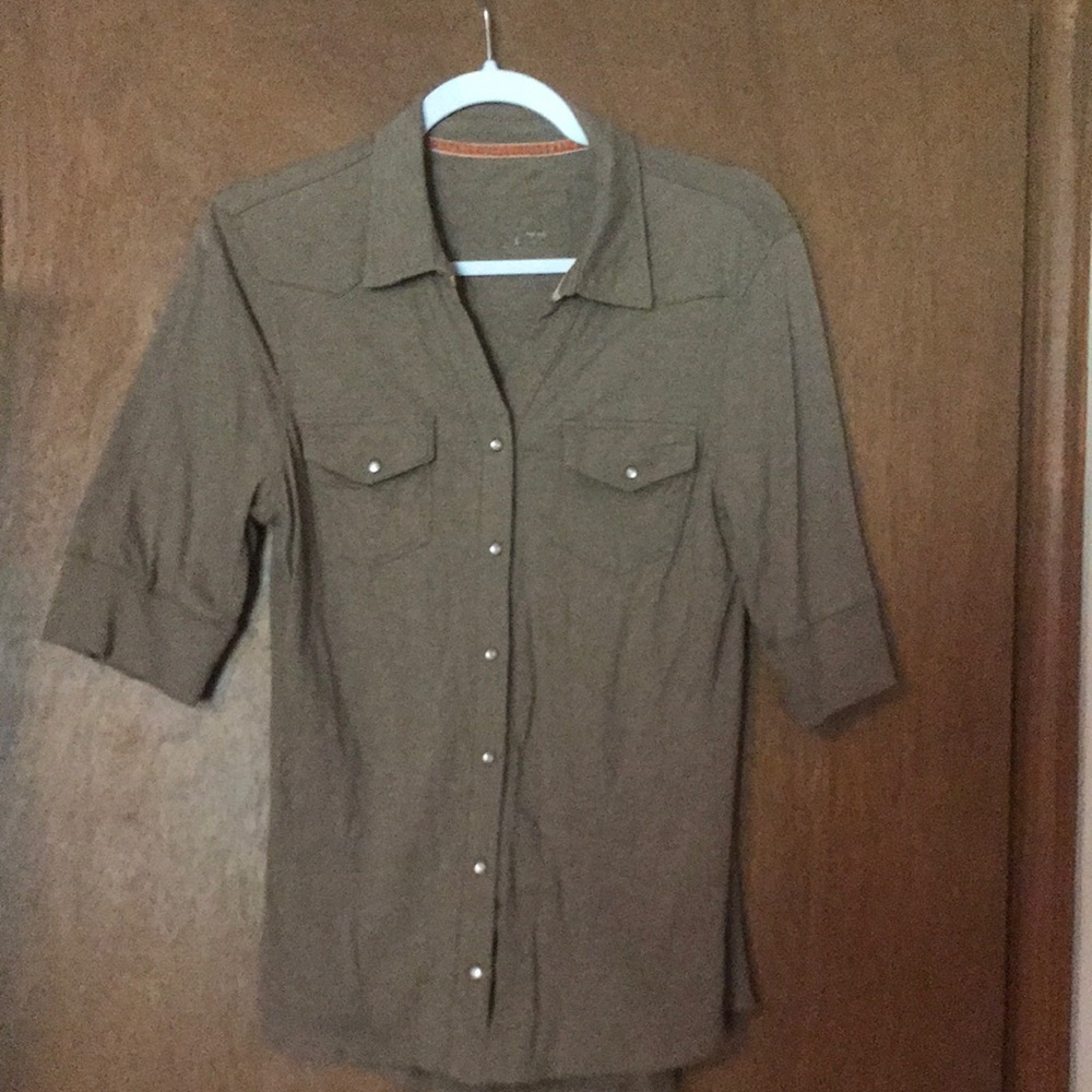 Khaki top w/snap pearl buttons + ribbed sides